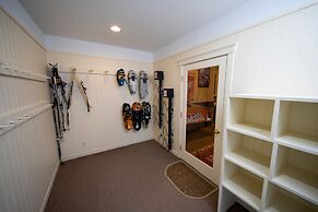 Luxury 6br Solitude Ge- Indoor Bball Court, Private Tub 6 Bedroom Home