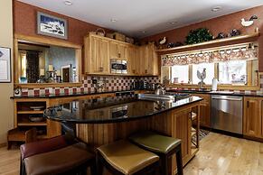 Luxury 6br Solitude Ge- Indoor Bball Court, Private Tub 6 Bedroom Home