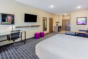 La Quinta Inn & Suites by Wyndham San Antonio Alamo City