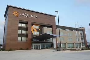 La Quinta Inn & Suites by Wyndham San Antonio Alamo City