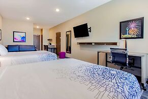 La Quinta Inn & Suites by Wyndham San Antonio Alamo City
