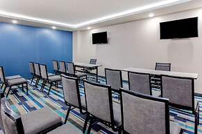 La Quinta Inn & Suites by Wyndham San Antonio Alamo City