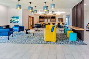 La Quinta Inn & Suites by Wyndham San Antonio Alamo City
