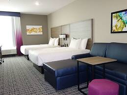 La Quinta Inn & Suites by Wyndham San Antonio Alamo City