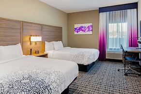 La Quinta Inn & Suites by Wyndham San Antonio Alamo City