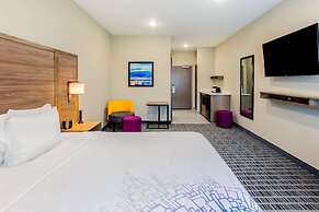 La Quinta Inn & Suites by Wyndham San Antonio Alamo City