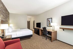La Quinta Inn & Suites by Wyndham Bloomington