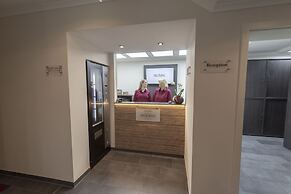 Mey Hotel