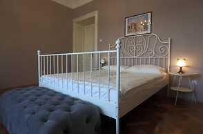 Villa in city center