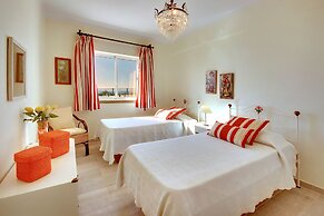 Inn the Beach Apartments