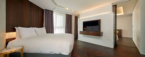 Hotel Alice and Trunk