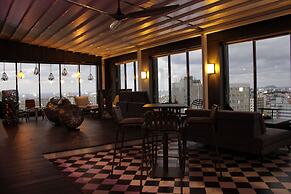 Hotel Alice and Trunk