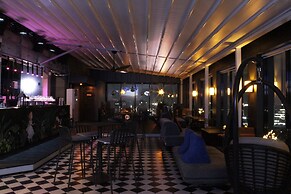 Hotel Alice and Trunk