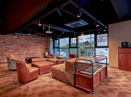 Hotel Alice and Trunk