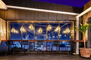 Hotel Alice and Trunk