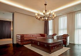 Hotel Alice and Trunk