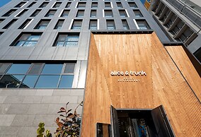 Hotel Alice and Trunk