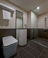 Hotel Alice and Trunk