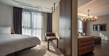 Hotel Alice and Trunk