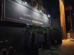 Hotel Alice and Trunk