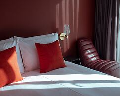 Hotel Alice and Trunk