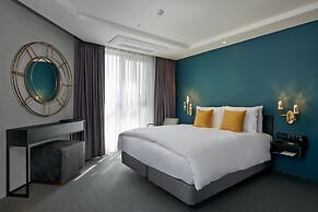 Hotel Alice and Trunk