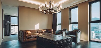 Hotel Alice and Trunk