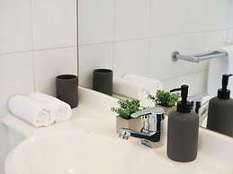 Metro Apartments South Melbourne CBD edge