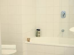 Metro Apartments South Melbourne CBD edge