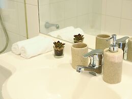 Metro Apartments South Melbourne CBD edge