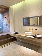 Her Home Spa Motel Douliu