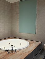 Her Home Spa Motel Douliu