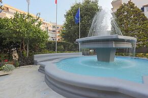 Modern Apartment with Terrace, Swimming Pool&Tennis