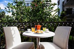 Modern Apartment with Terrace, Swimming Pool&Tennis