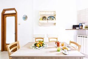 Modern Apartment with Terrace, Swimming Pool&Tennis