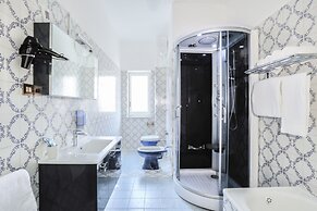 Modern Apartment with Terrace, Swimming Pool&Tennis