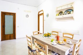 Modern Apartment with Terrace, Swimming Pool&Tennis