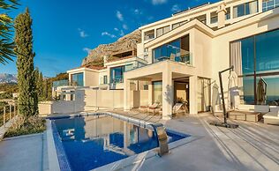 ĀNANTI Resort, Residences & Beach Club - The Leading Hotels of the Wor