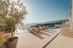 ĀNANTI Resort, Residences & Beach Club - The Leading Hotels of the Wor