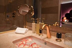 Paris j'Adore Hotel & Spa