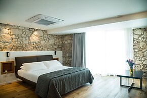 Re Dionisio Luxury Suites