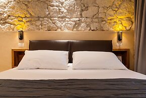 Re Dionisio Luxury Suites