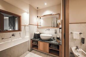 Excelsior Dolomites Life Resort