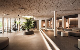 Excelsior Dolomites Life Resort