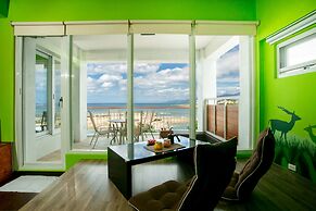 Blue Sea Sunny Sea View Homestay