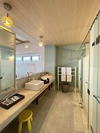 Blue Sea Sunny Sea View Homestay