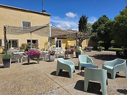 Hôtel Le Mas Des Quintrands