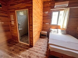 Adrasan Parlak Evleri