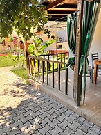 Adrasan Parlak Evleri