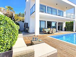 Villa Relaxing View by MHM